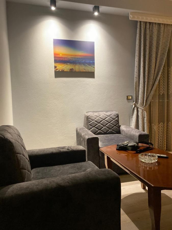 Hotel Jurgen Lezha Kültér fotó