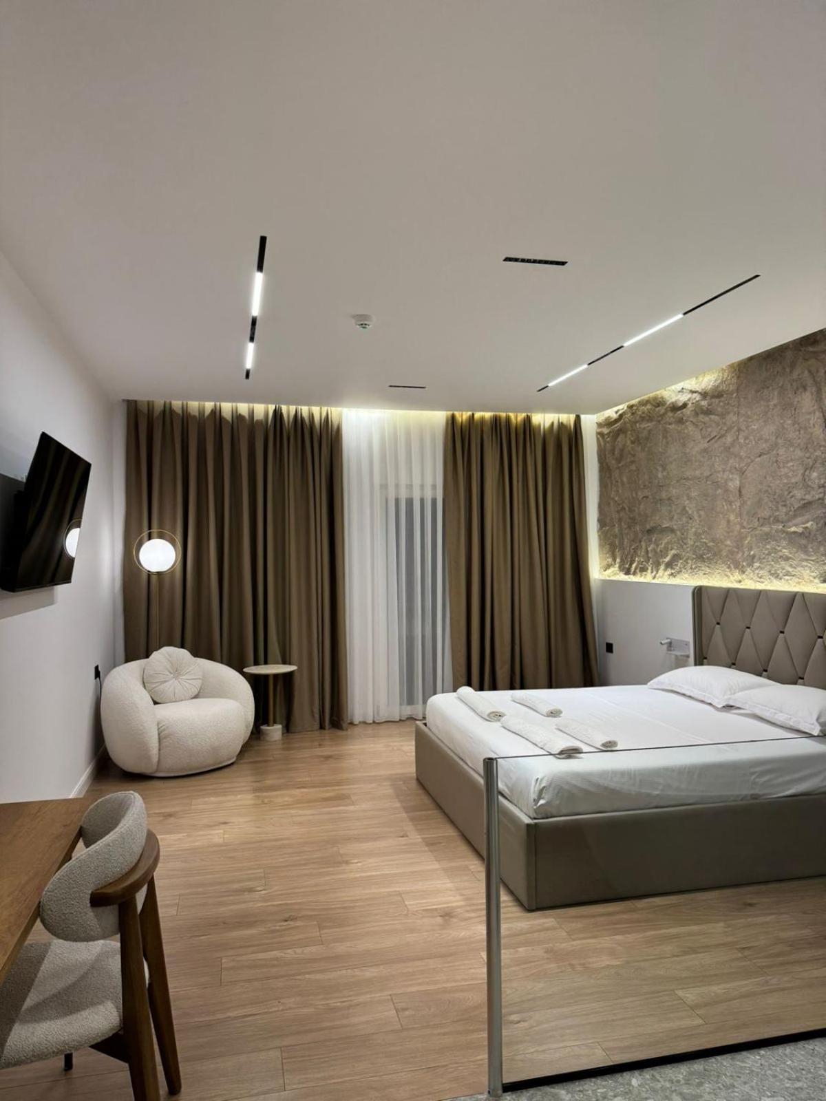 Hotel Jurgen Lezha Kültér fotó