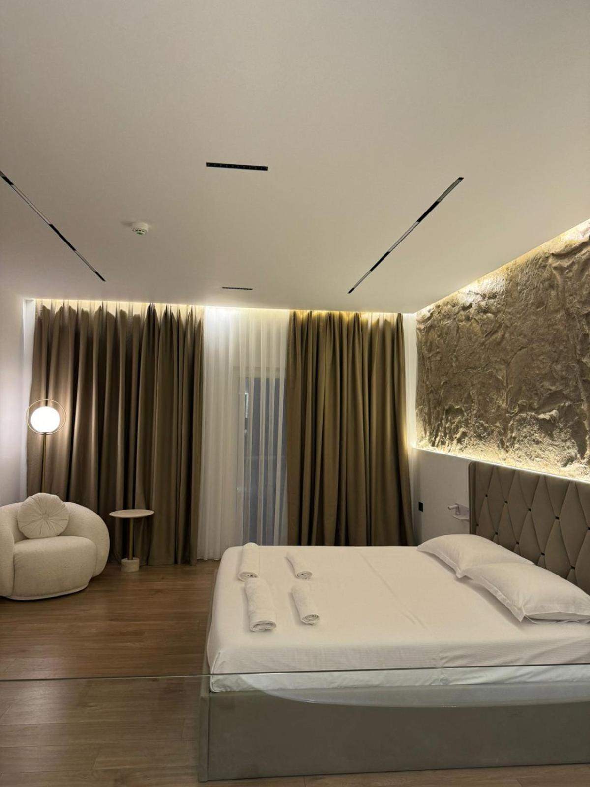 Hotel Jurgen Lezha Kültér fotó