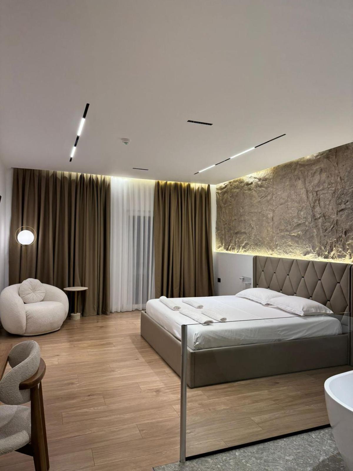 Hotel Jurgen Lezha Kültér fotó