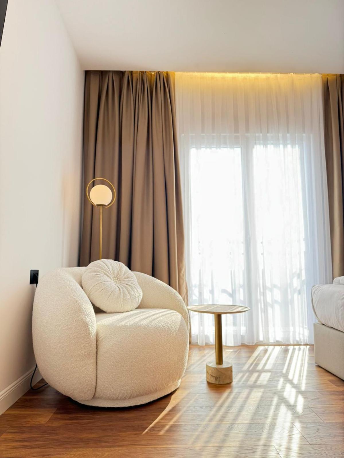 Hotel Jurgen Lezha Kültér fotó