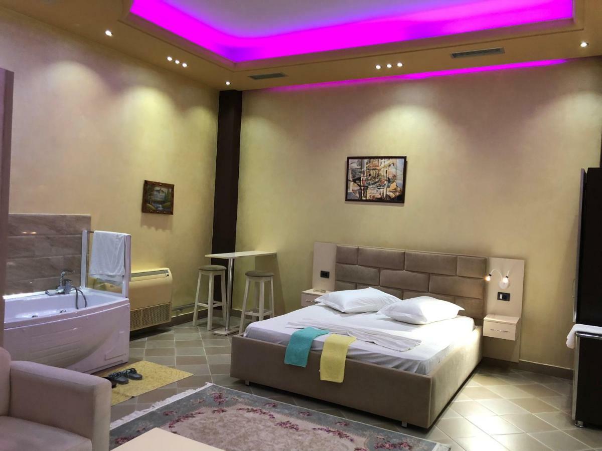 Hotel Jurgen Lezha Kültér fotó